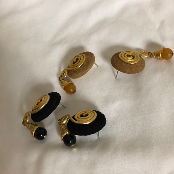 Vintage costume jewelry earrings - Picture 5 of 5